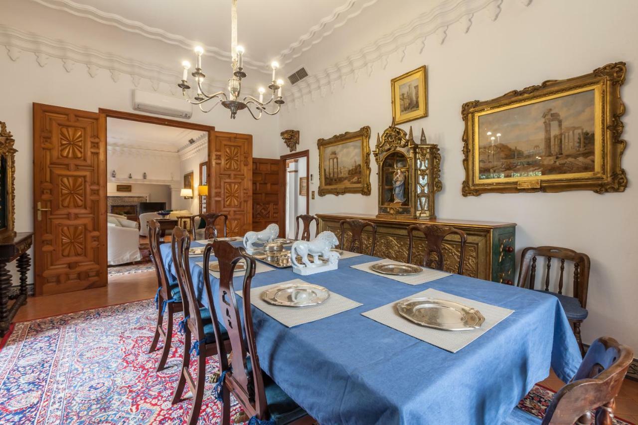 Villa Elvira, Exclusive Pool And Gardens In The Heart Of Sevilla ภายนอก รูปภาพ