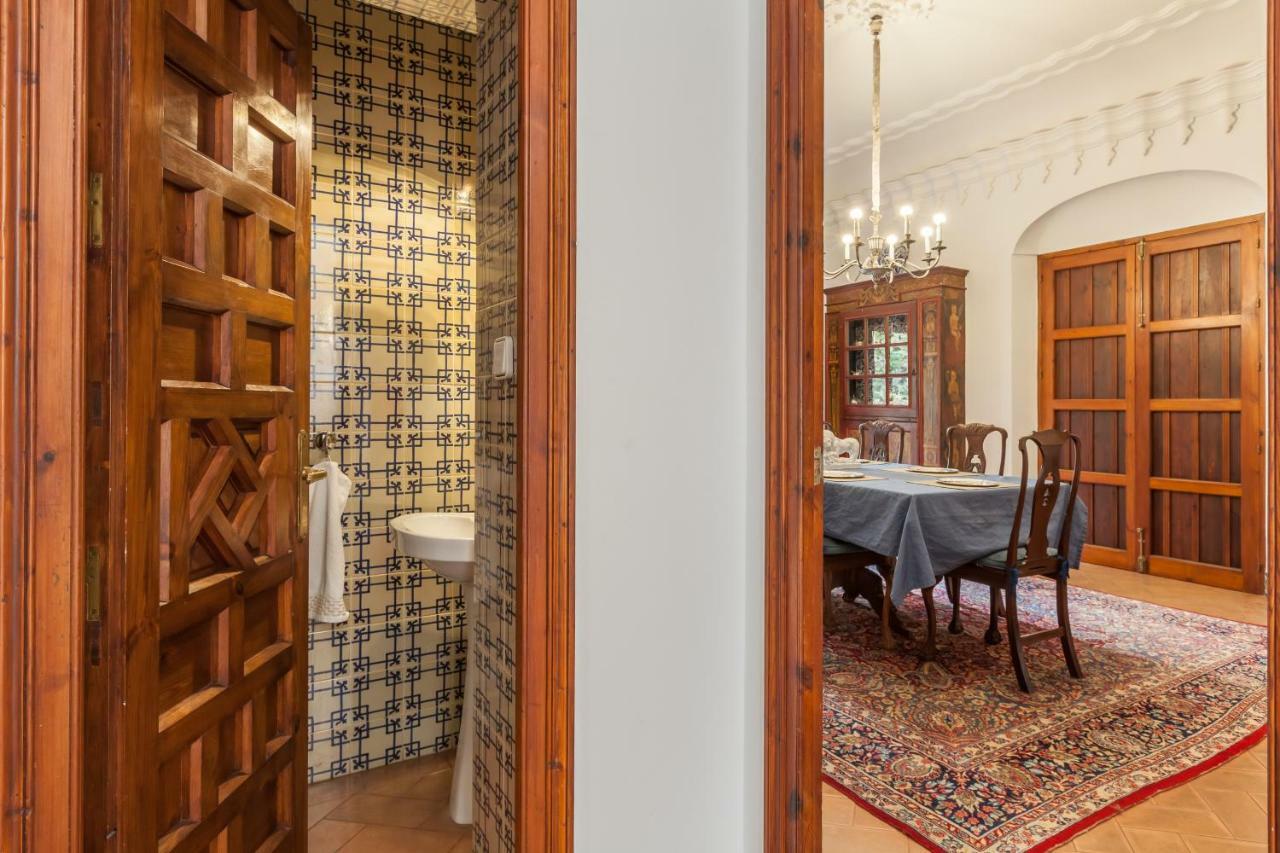 Villa Elvira, Exclusive Pool And Gardens In The Heart Of Sevilla ภายนอก รูปภาพ