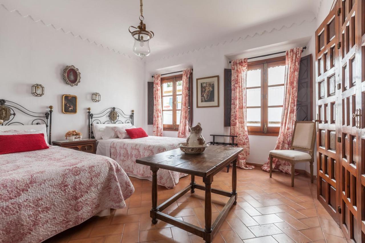 Villa Elvira, Exclusive Pool And Gardens In The Heart Of Sevilla ภายนอก รูปภาพ