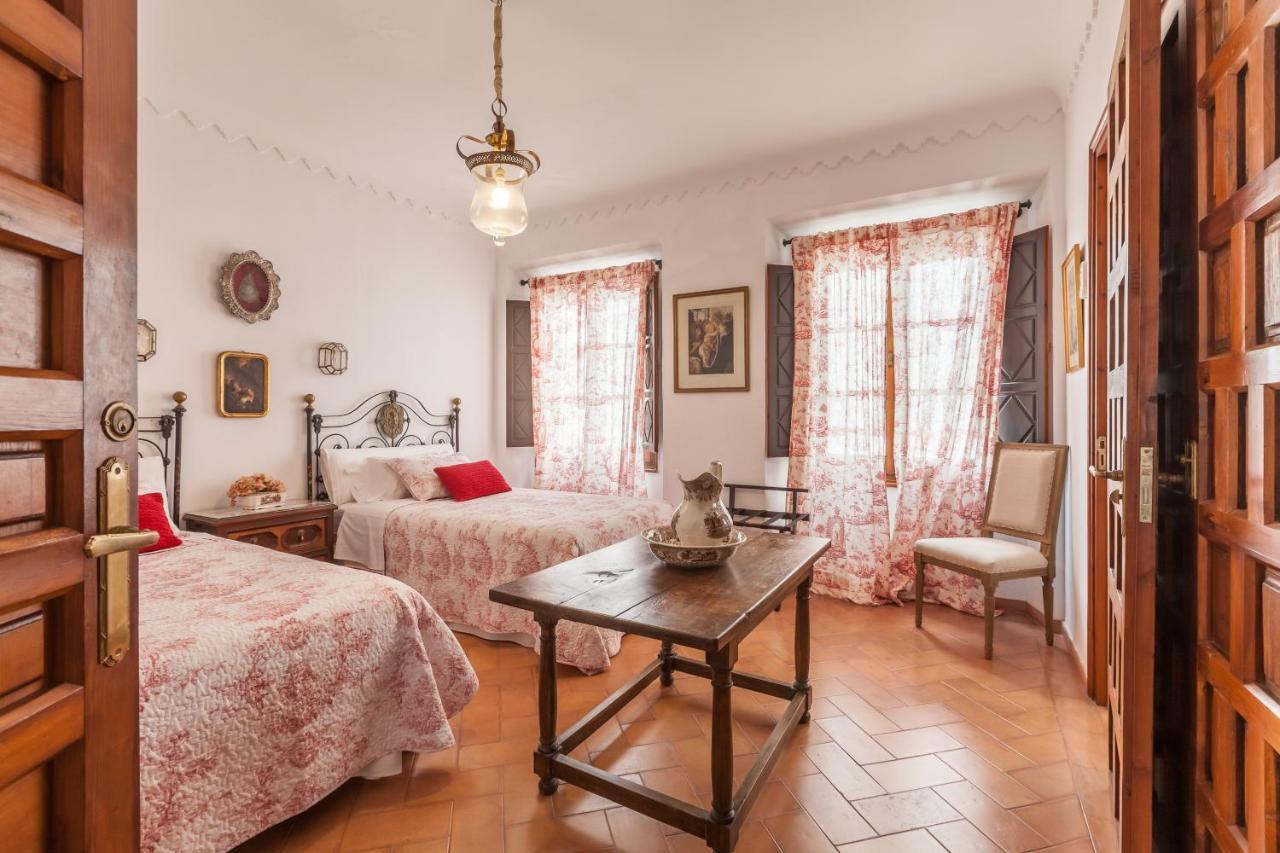 Villa Elvira, Exclusive Pool And Gardens In The Heart Of Sevilla ภายนอก รูปภาพ