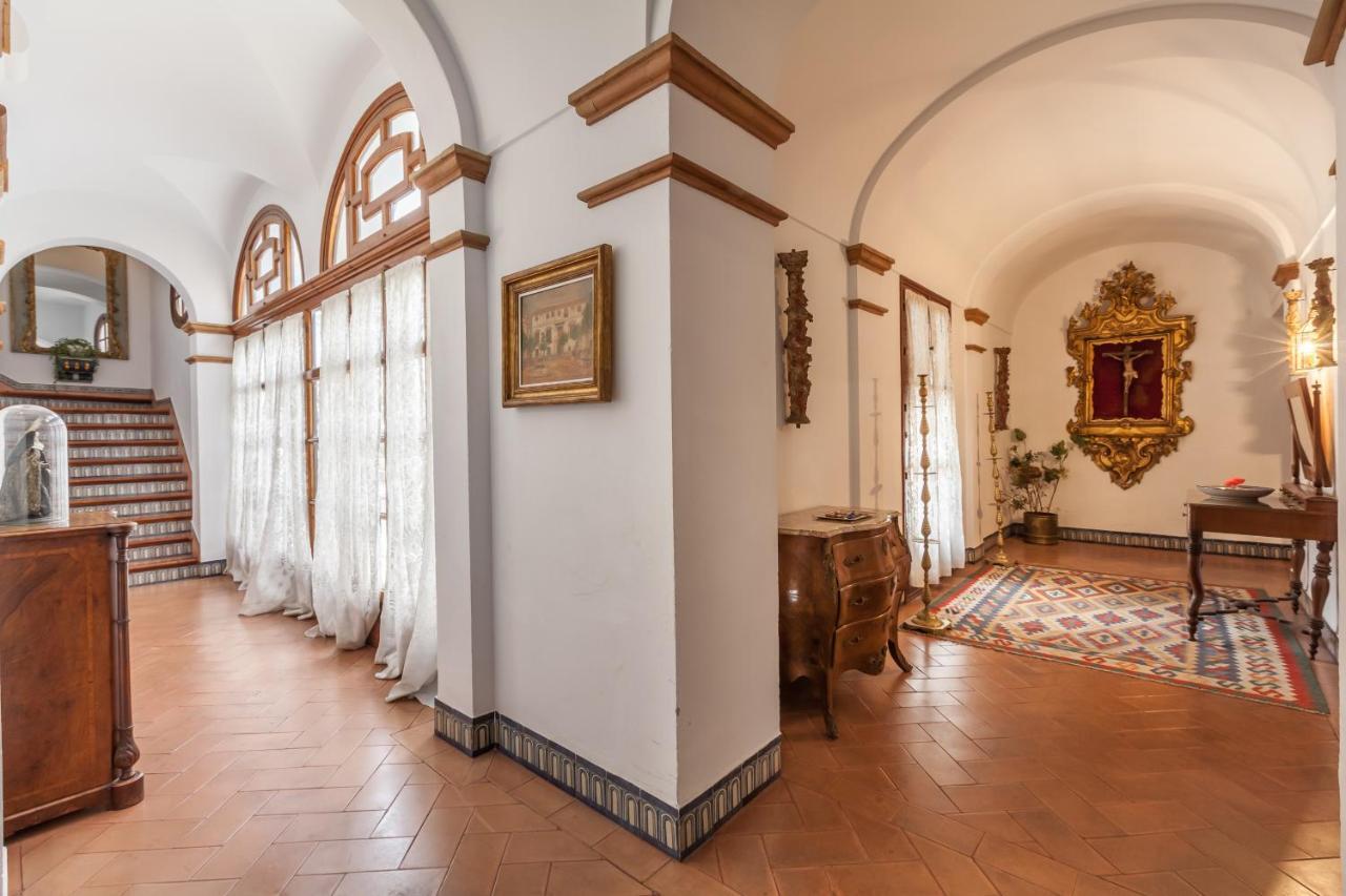 Villa Elvira, Exclusive Pool And Gardens In The Heart Of Sevilla ภายนอก รูปภาพ