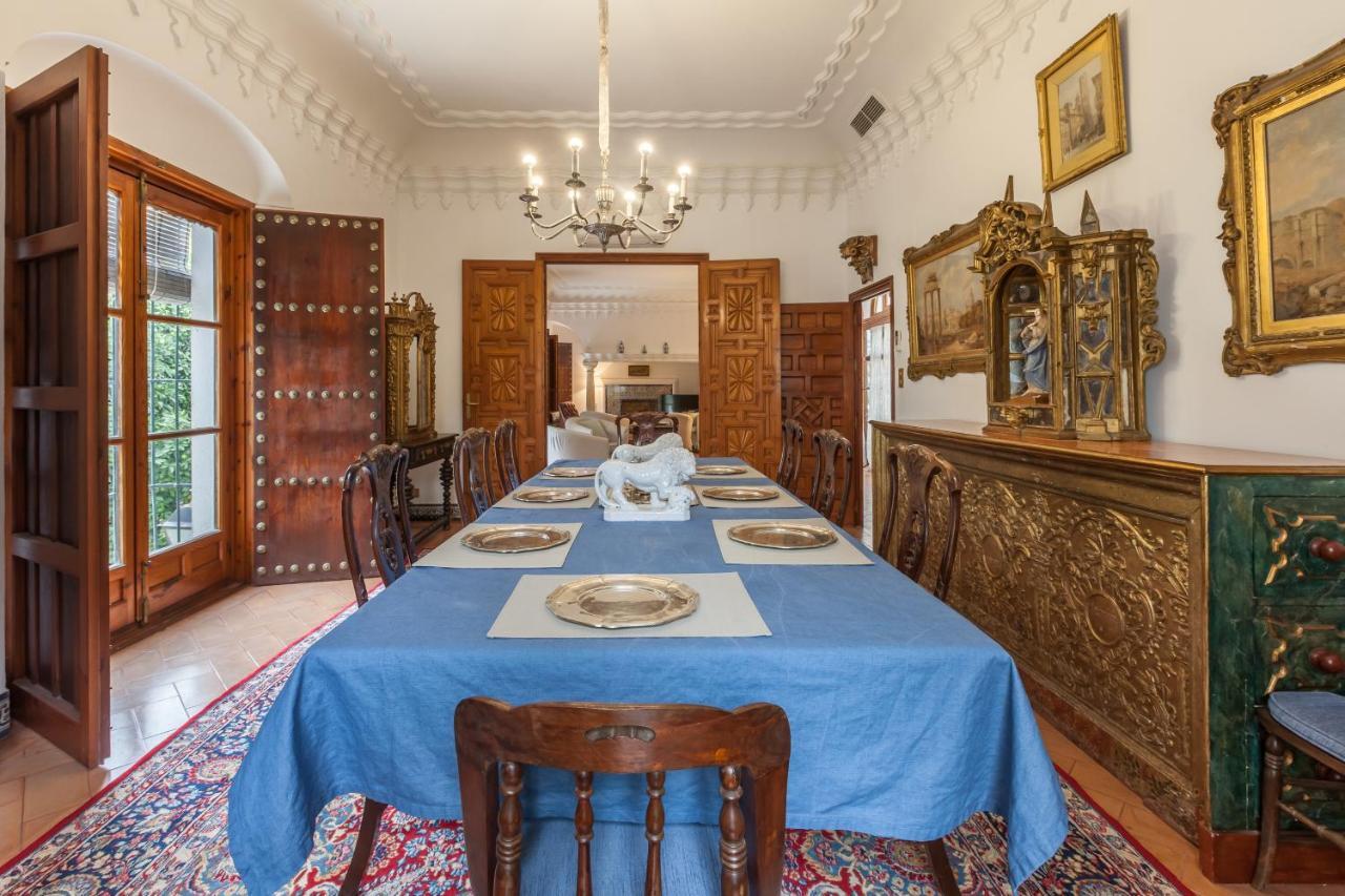 Villa Elvira, Exclusive Pool And Gardens In The Heart Of Sevilla ภายนอก รูปภาพ